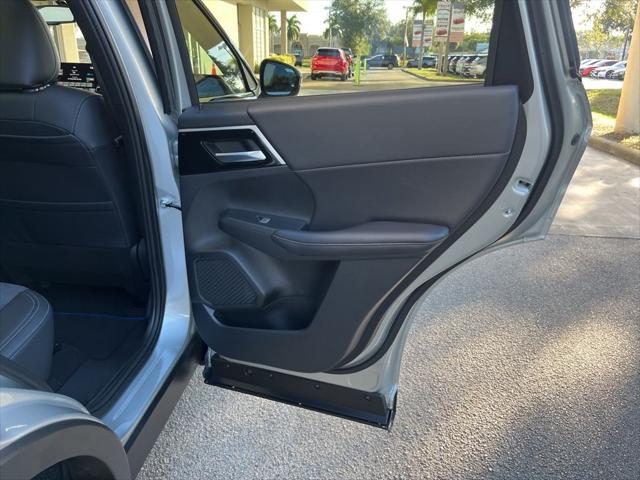 2025 Mitsubishi Outlander PHEV SE S-AWC