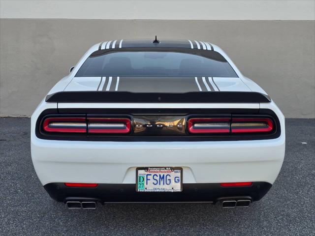 2016 Dodge Challenger R/T Plus Shaker