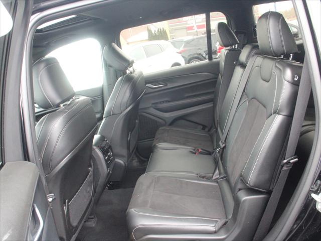 2023 Jeep Grand Cherokee L Altitude 4x4