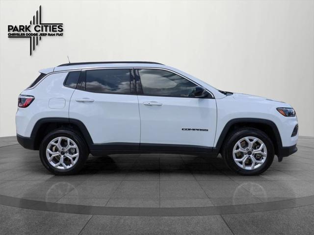 2025 Jeep Compass COMPASS LATITUDE 4X4