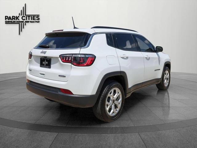2025 Jeep Compass COMPASS LATITUDE 4X4
