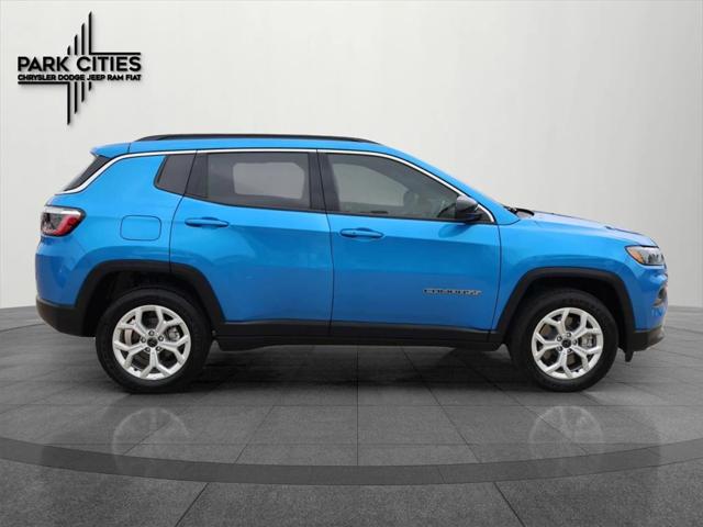 2025 Jeep Compass COMPASS LATITUDE 4X4