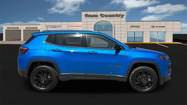 2025 Jeep Compass COMPASS LATITUDE 4X4