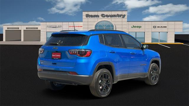 2025 Jeep Compass COMPASS LATITUDE 4X4