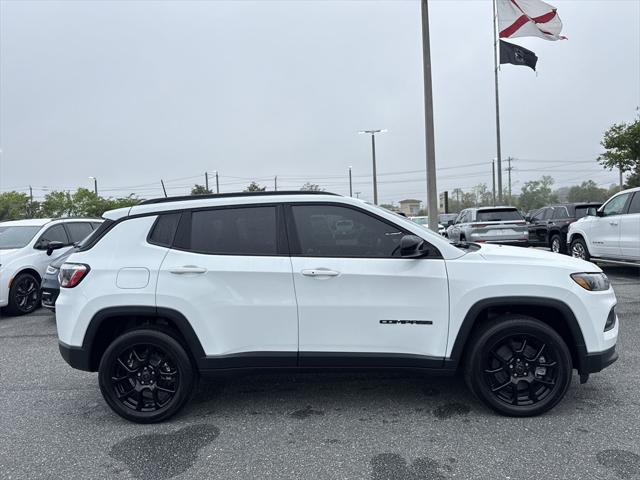 2025 Jeep Compass COMPASS LATITUDE 4X4