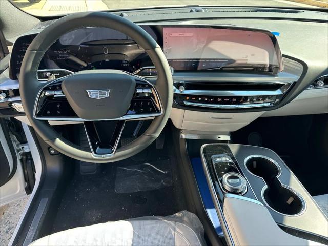 2025 Cadillac iQ Luxury w/1SC