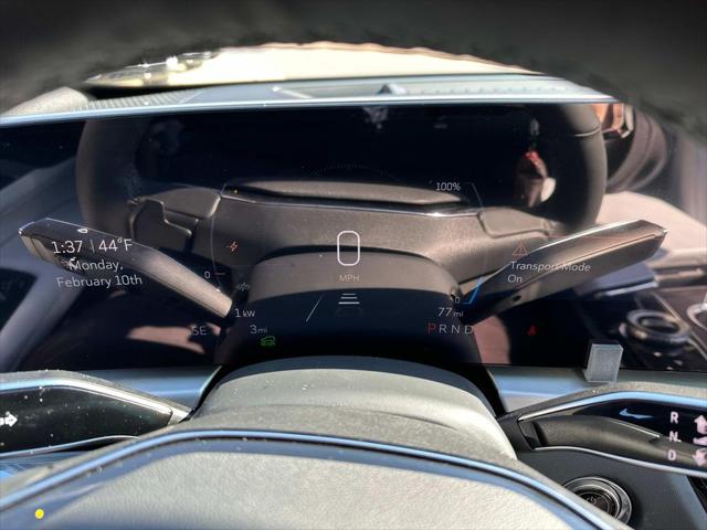 2025 Cadillac iQ Luxury w/1SC