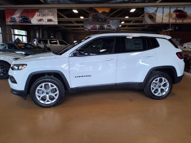 2025 Jeep Compass COMPASS LATITUDE 4X4