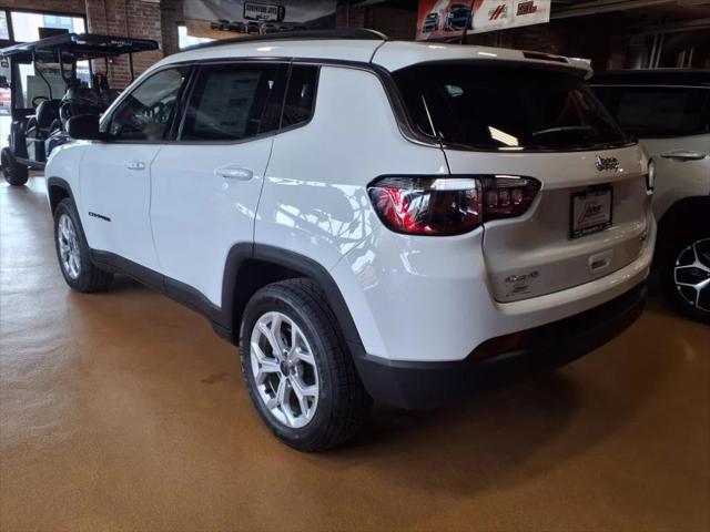2025 Jeep Compass COMPASS LATITUDE 4X4