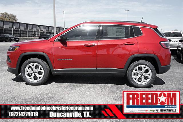 2025 Jeep Compass COMPASS LATITUDE 4X4