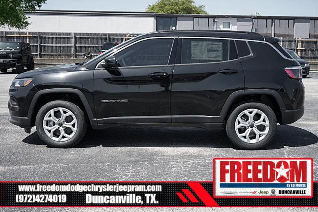 2025 Jeep Compass COMPASS LATITUDE 4X4