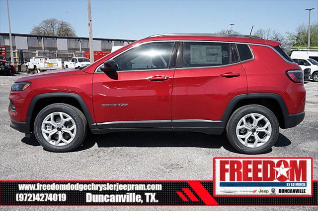 2025 Jeep Compass COMPASS LATITUDE 4X4