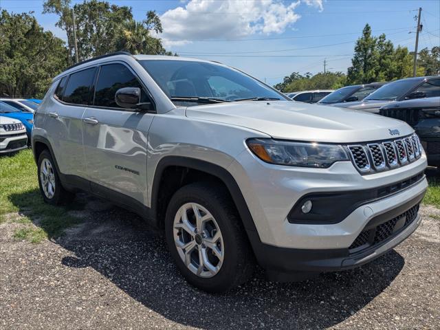 2025 Jeep Compass COMPASS LATITUDE 4X4