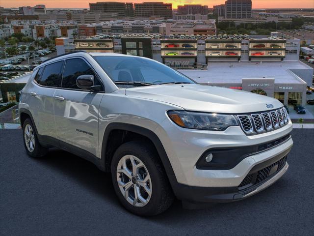 2025 Jeep Compass COMPASS LATITUDE 4X4