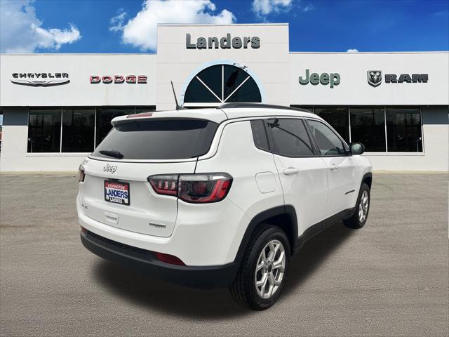 2025 Jeep Compass COMPASS LATITUDE 4X4