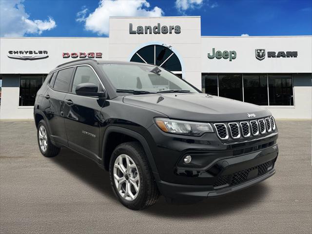 2025 Jeep Compass COMPASS LATITUDE 4X4