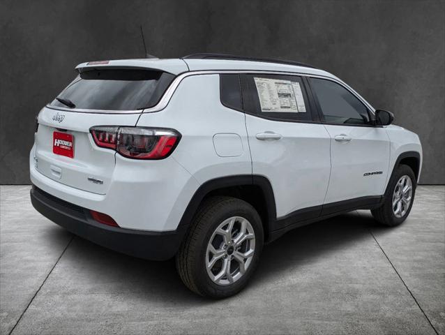 2025 Jeep Compass COMPASS LATITUDE 4X4