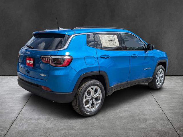 2025 Jeep Compass COMPASS LATITUDE 4X4