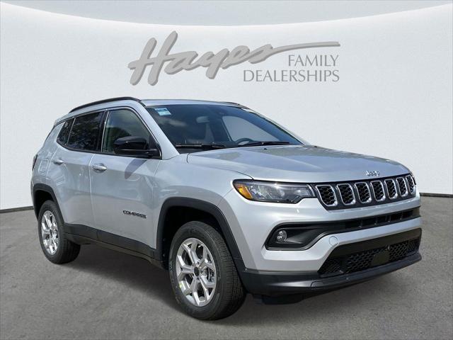 2025 Jeep Compass COMPASS LATITUDE 4X4