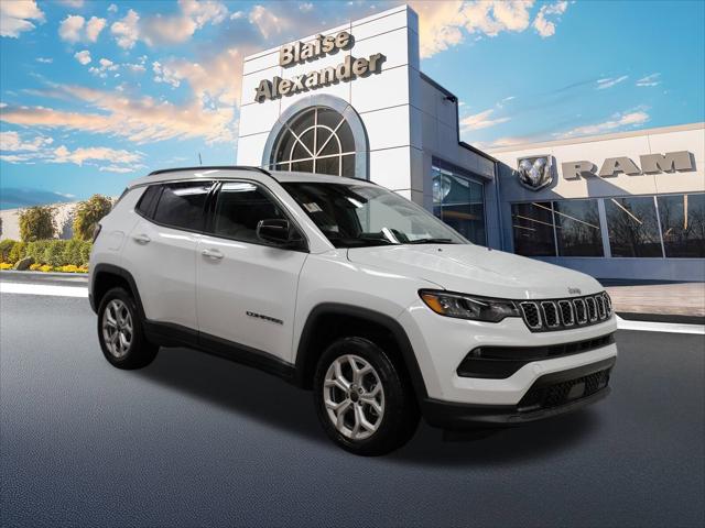 2025 Jeep Compass COMPASS LATITUDE 4X4