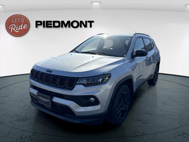 2025 Jeep Compass COMPASS LATITUDE 4X4