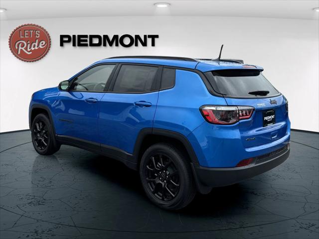 2025 Jeep Compass COMPASS LATITUDE 4X4