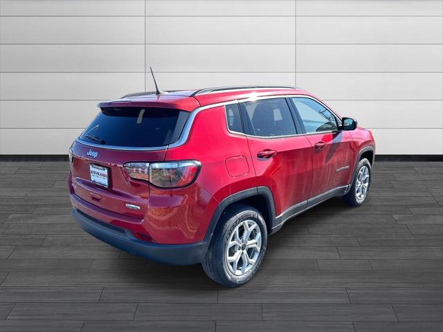 2025 Jeep Compass COMPASS LATITUDE 4X4