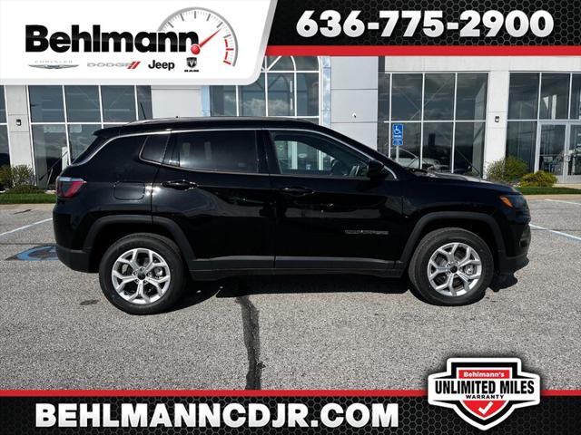 2025 Jeep Compass COMPASS LATITUDE 4X4