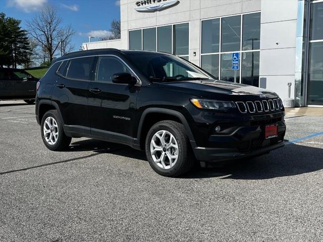 2025 Jeep Compass COMPASS LATITUDE 4X4