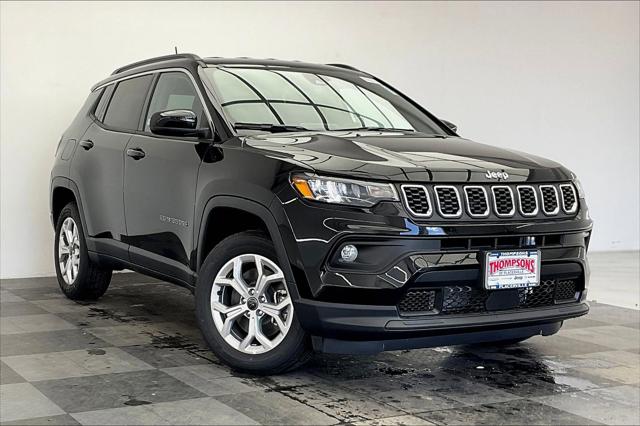2025 Jeep Compass COMPASS LATITUDE 4X4
