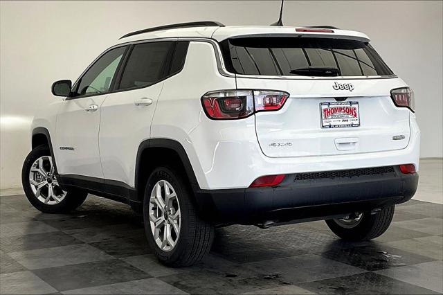 2025 Jeep Compass COMPASS LATITUDE 4X4