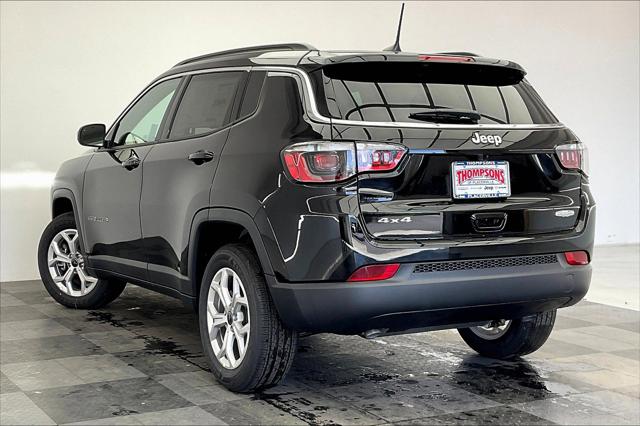 2025 Jeep Compass COMPASS LATITUDE 4X4
