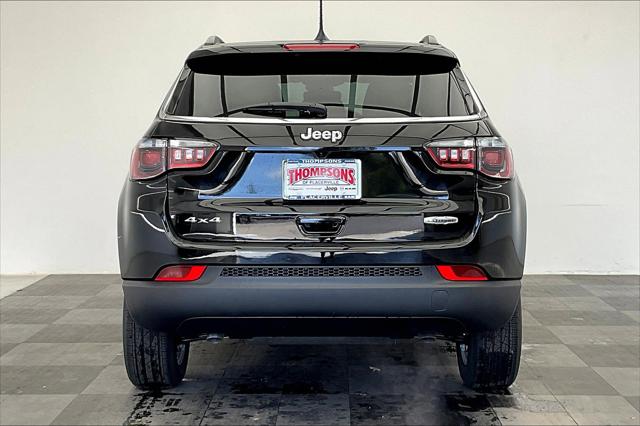 2025 Jeep Compass COMPASS LATITUDE 4X4