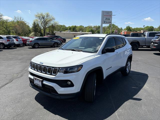 2025 Jeep Compass COMPASS LATITUDE 4X4