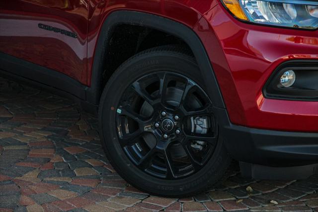 2025 Jeep Compass COMPASS LATITUDE 4X4