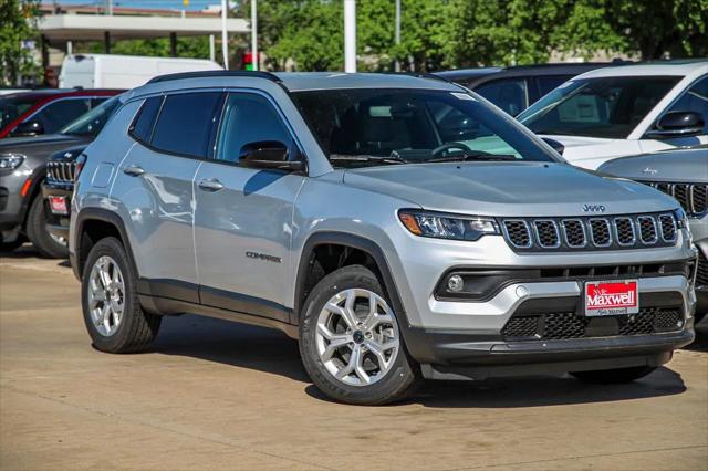 2025 Jeep Compass COMPASS LATITUDE 4X4
