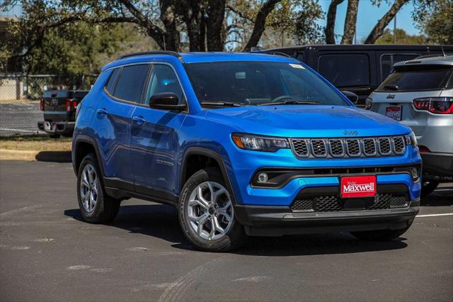 2025 Jeep Compass COMPASS LATITUDE 4X4
