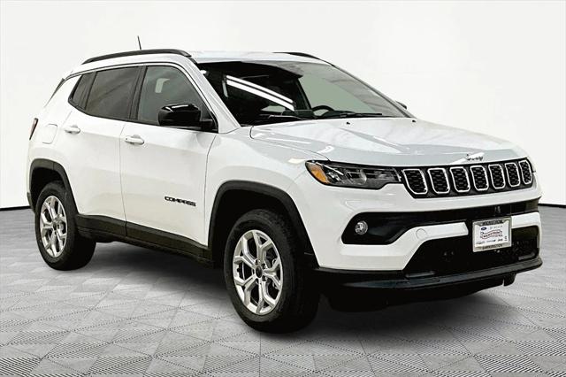 2025 Jeep Compass COMPASS LATITUDE 4X4