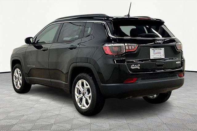 2025 Jeep Compass COMPASS LATITUDE 4X4