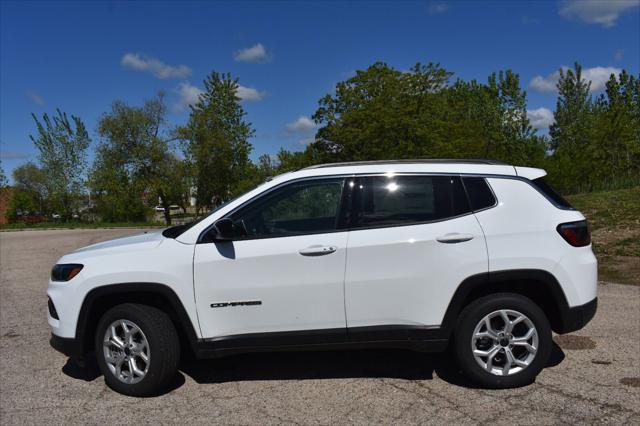 2025 Jeep Compass COMPASS LATITUDE 4X4