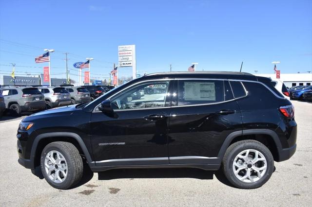 2025 Jeep Compass COMPASS LATITUDE 4X4