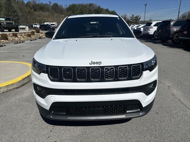 2025 Jeep Compass COMPASS LATITUDE 4X4