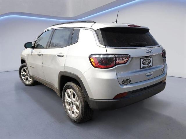 2025 Jeep Compass COMPASS LATITUDE 4X4