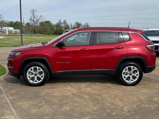 2025 Jeep Compass COMPASS LATITUDE 4X4