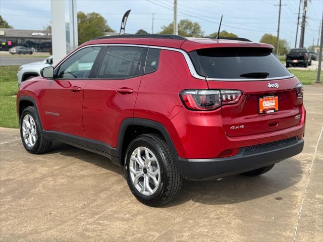 2025 Jeep Compass COMPASS LATITUDE 4X4