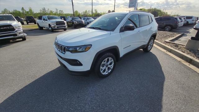 2025 Jeep Compass COMPASS LATITUDE 4X4