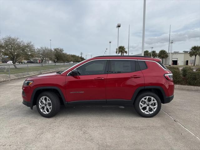 2025 Jeep Compass COMPASS LATITUDE 4X4