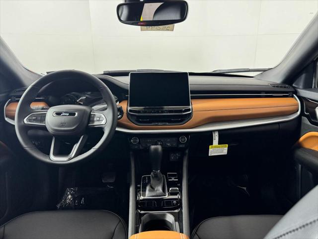 2025 Jeep Compass COMPASS LIMITED 4X4