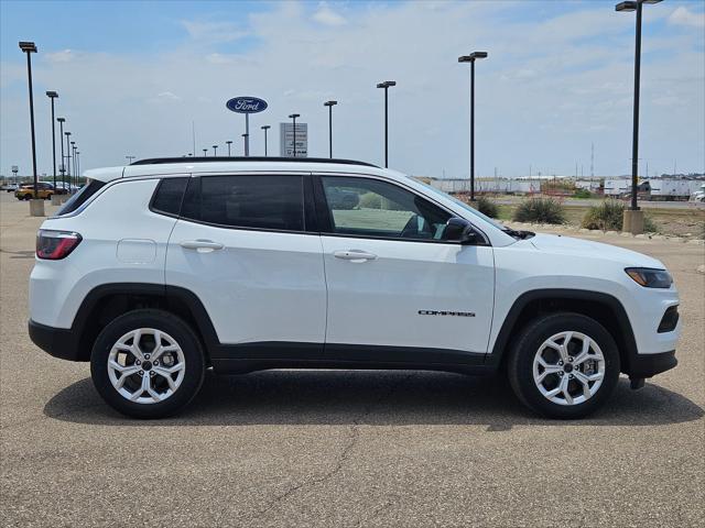 2025 Jeep Compass COMPASS LATITUDE 4X4