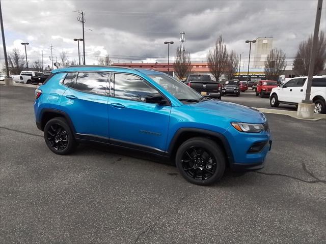 2025 Jeep Compass COMPASS LATITUDE 4X4